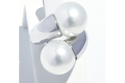 Sortija plata con perlas